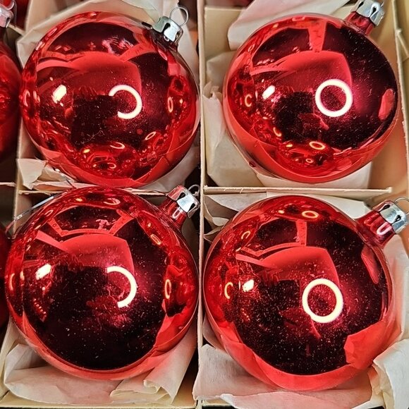 Vintage Poland Christmas Ornaments Baubles Set Of 12 RED Shiny Glass - Picture 9 of 16